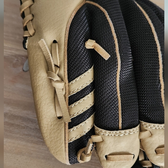 ⚾ Adidas Youth Baseball Glove 11” Black & Tan – Left Hand Throw - Picture 15 of 16